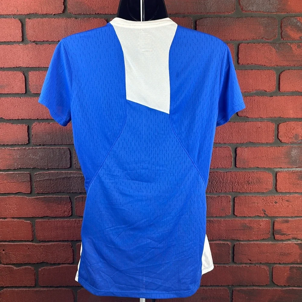 The North Face Womans Small Petite Blue‎ Short Sleeve Flight Series Shirt - Picture 3 of 6